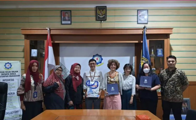 Politeknik Pariwisata Makassar menerima kunjungan dari Direktur IFI Surabaya Sandra Vivier bersama tim