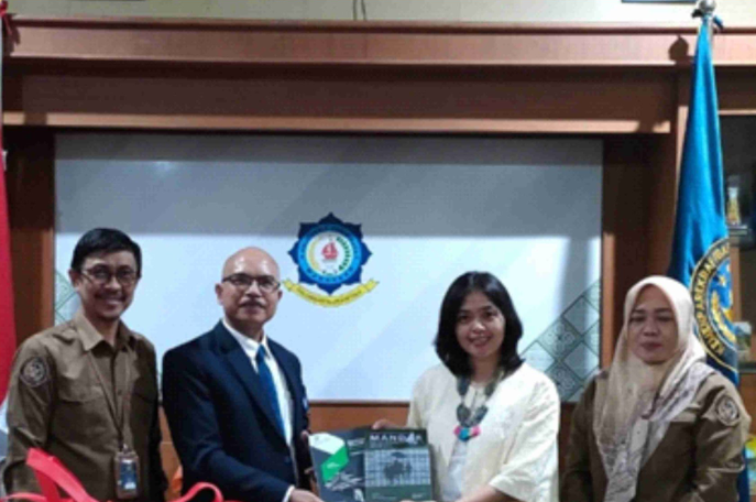 P3M Poltekpar Makassar Menyerahkan Buku Karya Dosen Poltekpar Makassar Kepada Library of Congres (LOC) Amerika Serikat