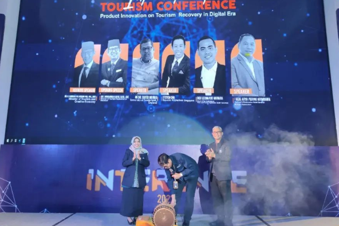 Politeknik Pariwisata Makassar melalui Prodi Usaha Perjalanan Wisata (UPW) melaksanakan International Tourism Conference 2022 dengan Tema “Product Innovation On Tourism Recovery In Digital Era”