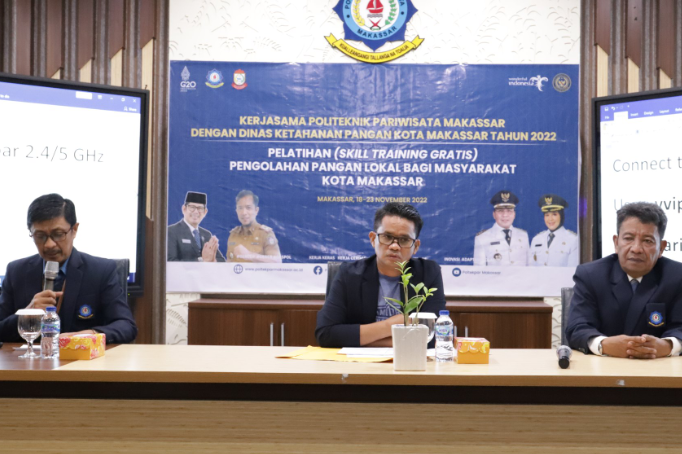 Politeknik Pariwisata Makassar bersama Dinas Ketahanan Pangan Kota Makassar Melaksanakan Pelatihan Kemampuan dalam Pengolahan Pangan Lokal bagi Masyarakat Kota Makassar.