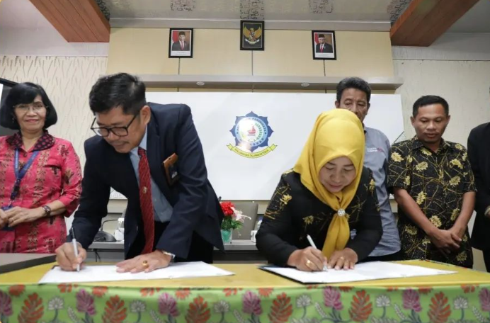 Poltekpar Makassar menerima Kunjungan dari Dewan Guru SMK Negeri 3 Baubau dalam rangka Bencmarking (Studi Tiru) yang dirangkaiakan dengan Penadatangan Nota Kesepahaman (MoU)