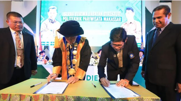 Poltekpar Makassar Menggelar Sidang Senat Akademik dalam ranga Dies Natalis ke-32 dirangkaikan dengan Serah Terima Jabatan Direktur Poltekpar Makassar
