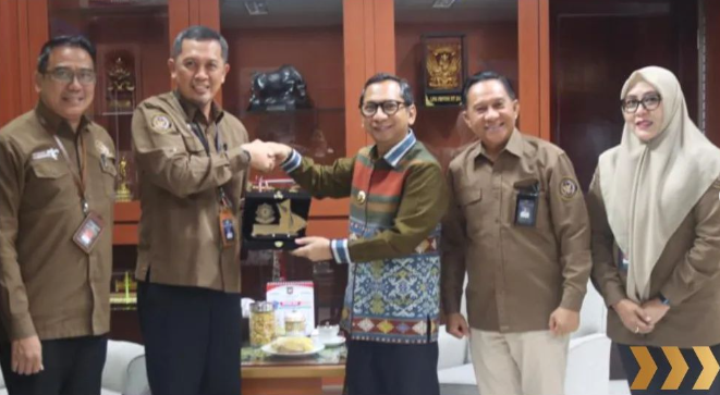 Poltekpar Makassar melakukan Focus Group Dscussion (FGD) dengan pihak stakeholder di Kupang dalam rangka memperkuat kesiapan Pembukaan Program Studi Diluar Kampus Utama (PSDKU)